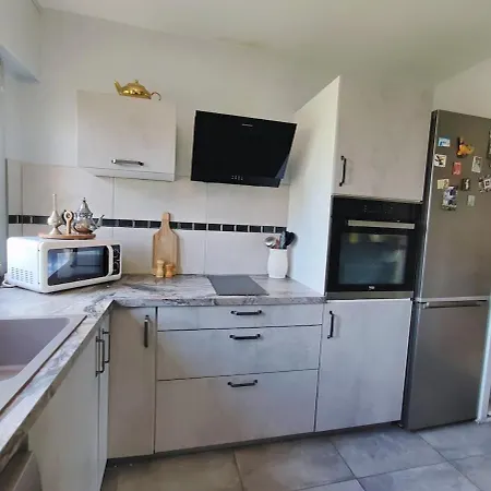 Chez Line Apartment *